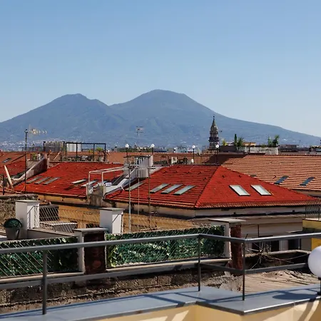 דירה Exclusive Spaccanapoli Penthouse-terrace With Lift By Houseinnaples